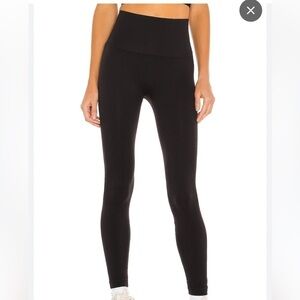 ❤️ SPANX Small Black Leggings H1